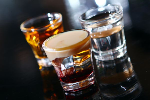 SHOT BAR - Bar cu shot-uri variate corporate cluj